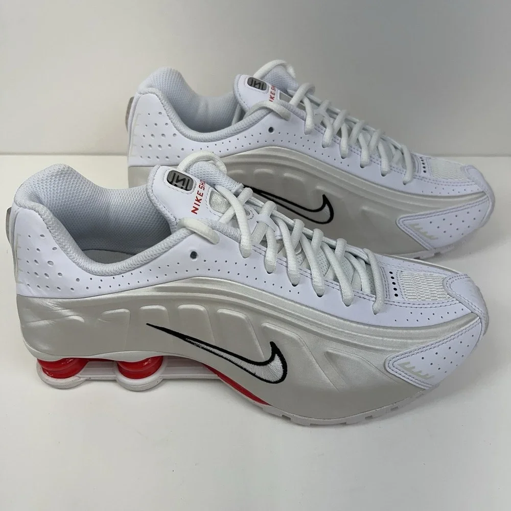NIKE Shox R4 (GS) Shoes Youth Size 6.5 Women Size 8 White Phantom Red CW2626 102